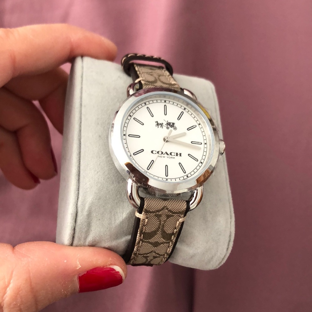 Classic Coach Watch
